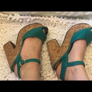 IDORE GREEN WEDGE PLATFORM